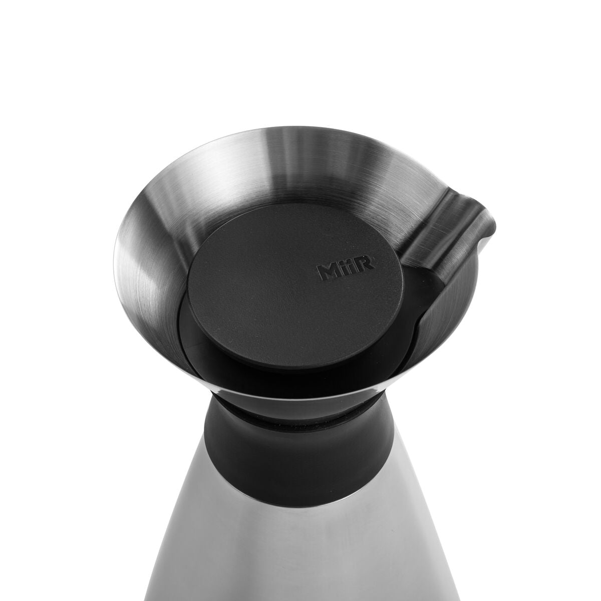 new-standard-carafe-d9 WebPDP-PolishedStainlessCarafe_33oz_SS_StudioX207182024_45degree__CAR1SVOS005.jpg